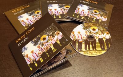 ¡L’espera s’ha acabat! Ja tenim a les nostres mans els CDs físics de “25 YEARS”